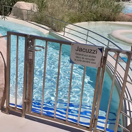 Les Restanques Du Golf De Saint Tropez, 83310 Grimaud, France 公寓 *