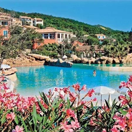Les Restanques Du Golf De Saint Tropez, 83310 Grimaud, France Apartment