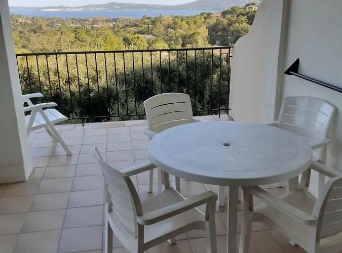 Les Restanques Du Golf De Saint Tropez, 83310 Grimaud, France شقة *